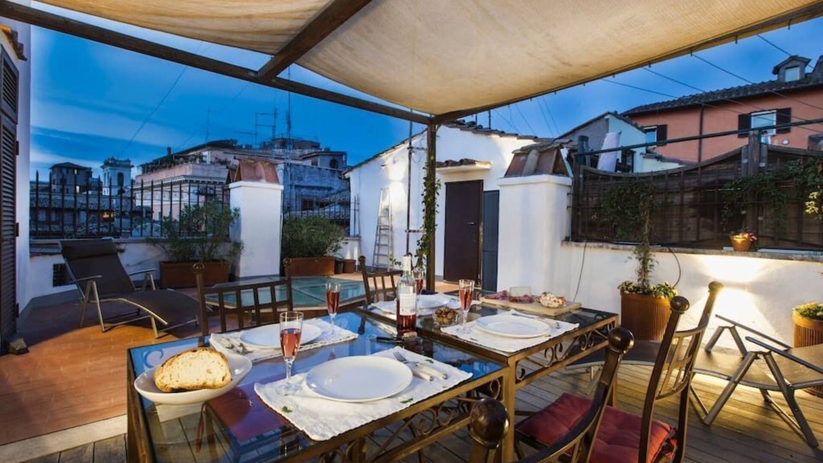 Rione IX Pigna Apartment | Piazza Navona 2BR, 2BA Penthouse-Beautiful Terrace