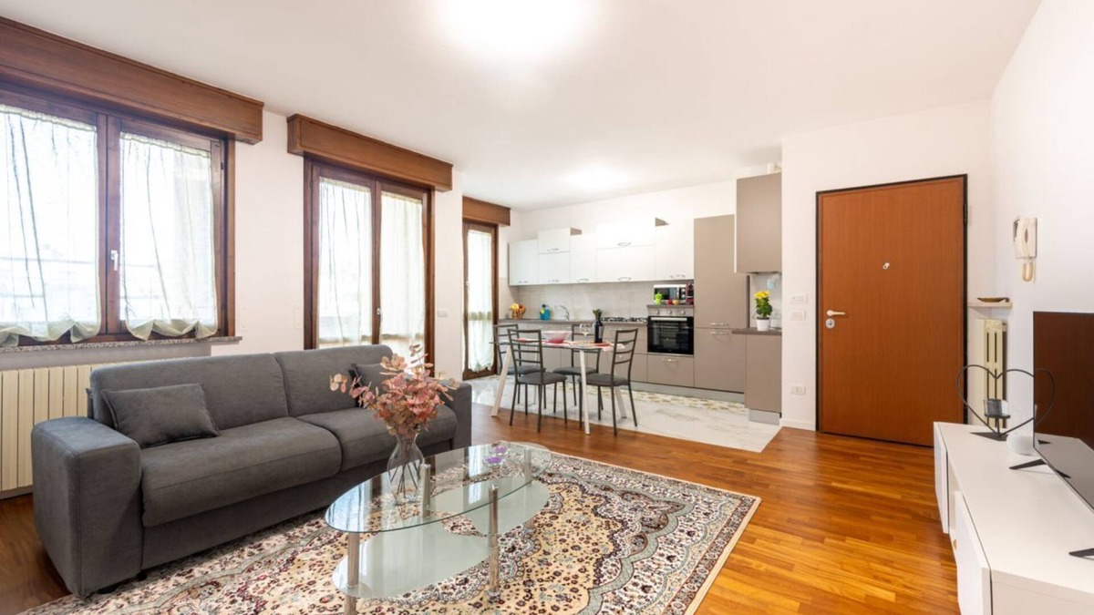 Lubiana Apartment | Picasso Residency: Near Parma's Finest Gems