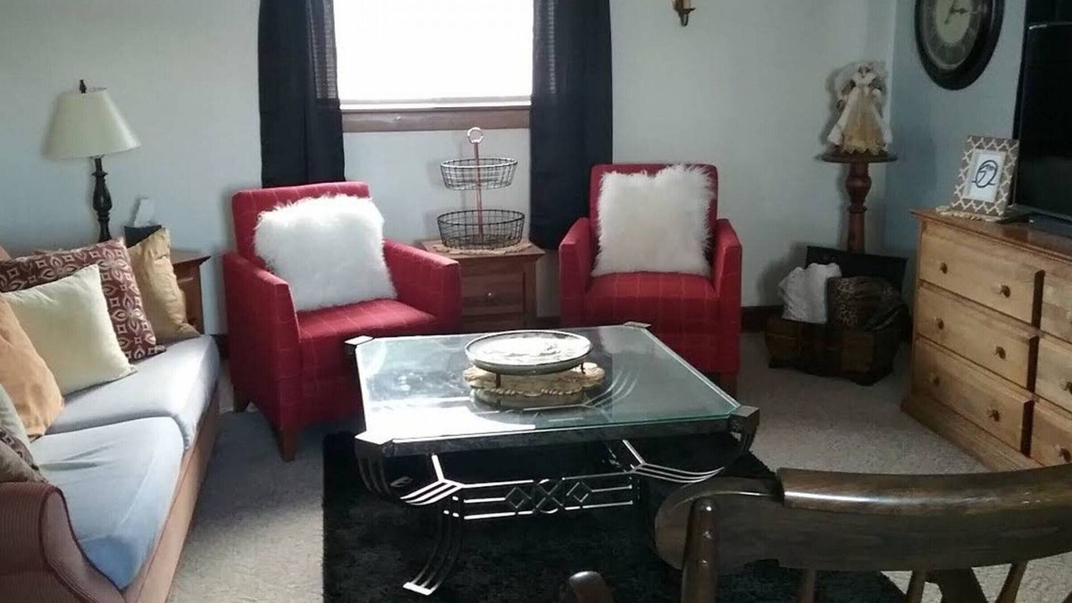 Van Wert Apartment | Picasso's Condo - Downtown, Van Wert, OHIO