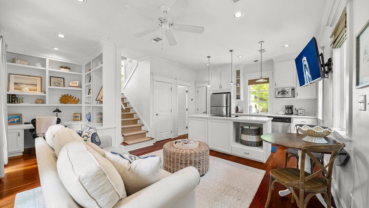Rosemary Beach House | Piccadilly Carriage House - Couples & Small Families, Free Bikes, 4 RB Pools