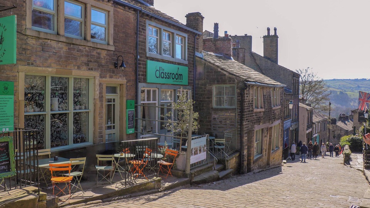 Haworth Cottage | PICCADILLY VIEW, family friendly, with a garden in Haworth