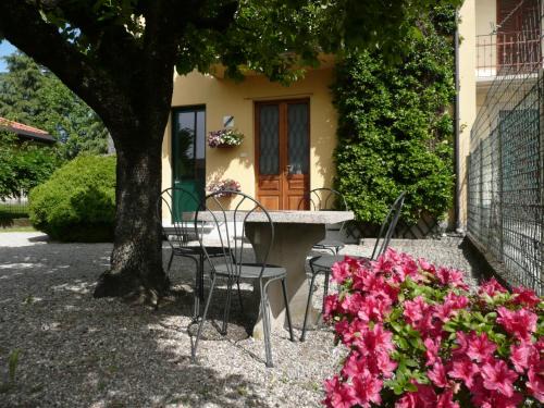 Travedona-Monate Bed & Breakfast | Piccolo Lago