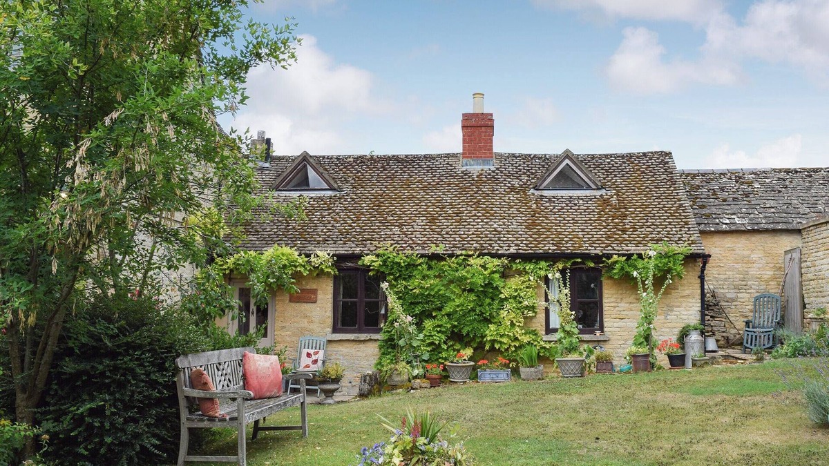 Chadlington Cottage | Picket Piece Cottage