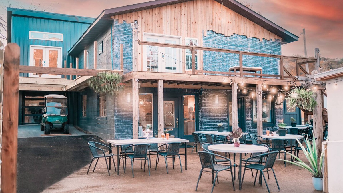 Ironton Apartment | Pickleball Cafe & Micro Hotel
