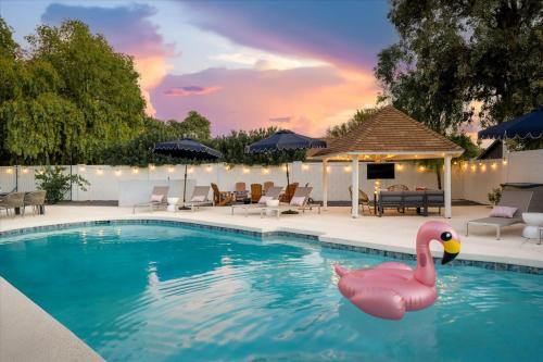 Roadrunner Estates East House | Pickleball Palace FUN Your Unique AZ Getaway
