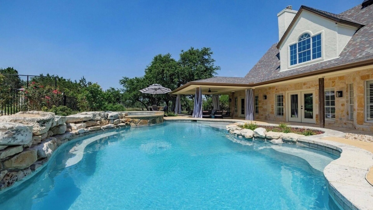 Dripping Springs House | Pickleball, Private Pool & More! - Vista Blue!