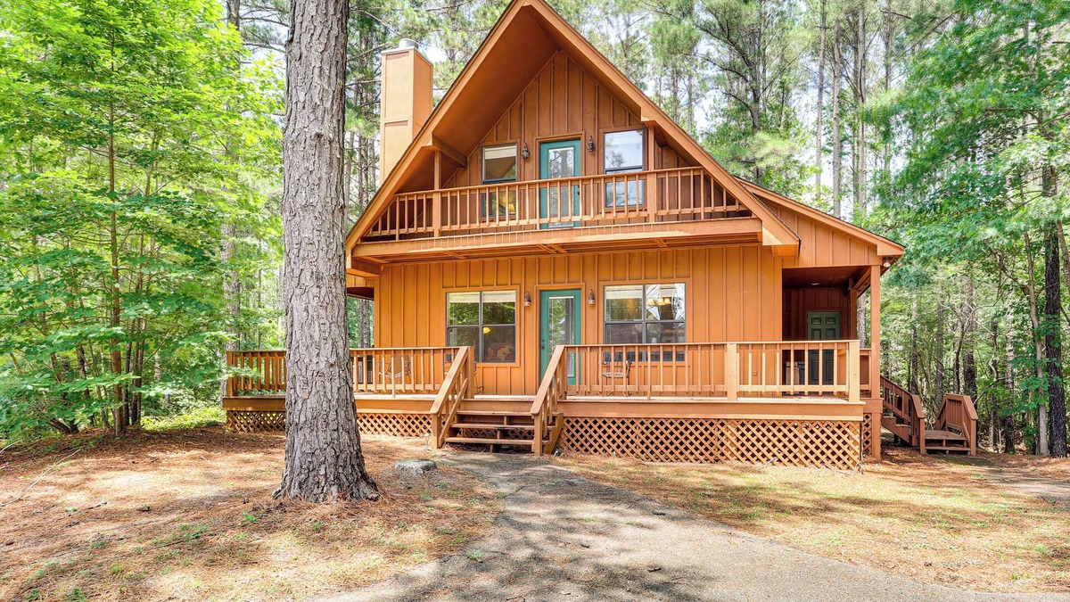 Iuka Cabin | Pickwick Lake Cabin w/Private Marina Access
