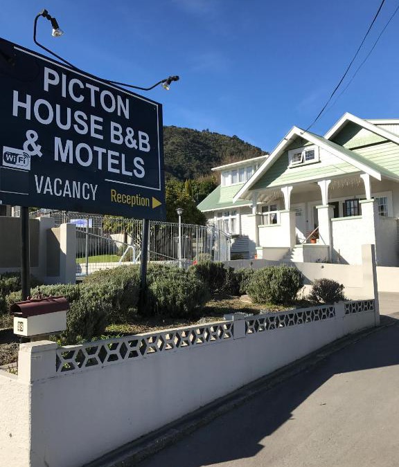 Picton Bed & Breakfast | Picton House B&B and Motel