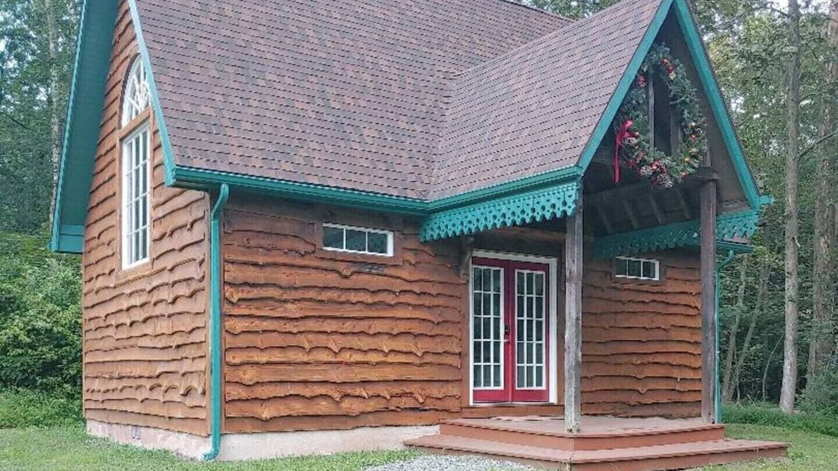 Sassamansville Cottage | Picture Perfect Cottage at Rocky Springs