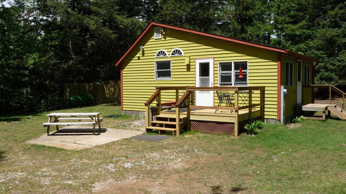 Shingleton Cottage | Pictured Rocks area Lake Front Cottage in Upper Peninsula Michigan