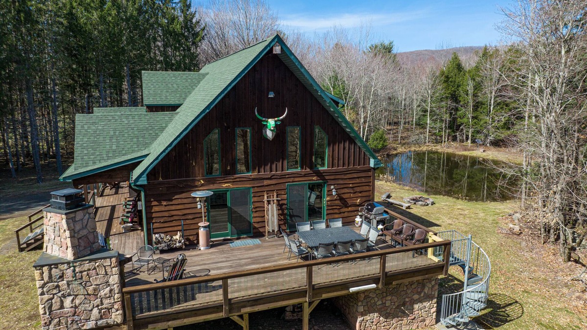 Jewett House | Picturesque 5- Bedroom close to Windham and Hunter