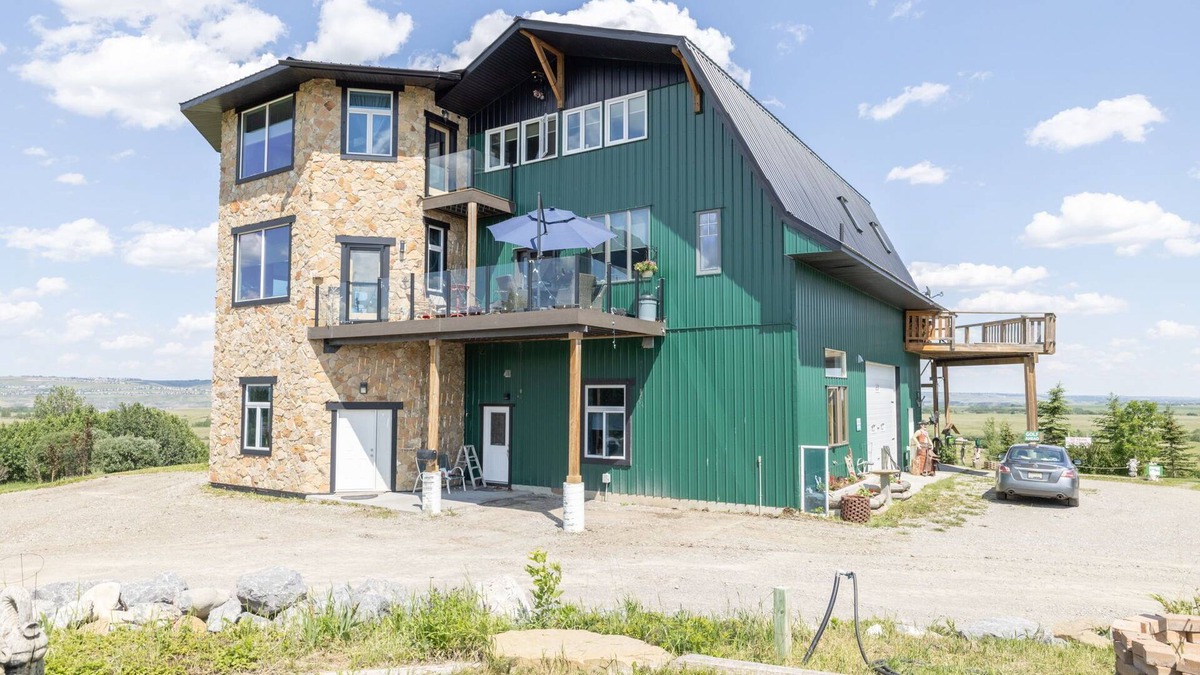Calgary House | Picturesque countryside acreage with Mountain Views