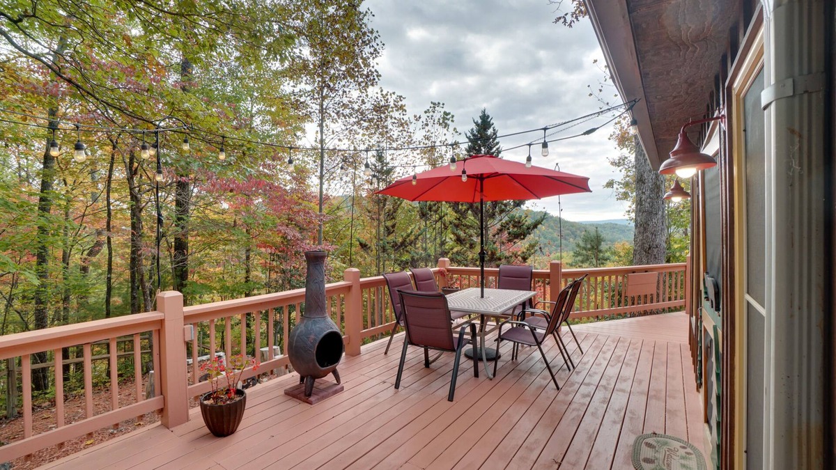 Clayton Cabin | Picturesque Clayton Cabin w/Mountain Views!
