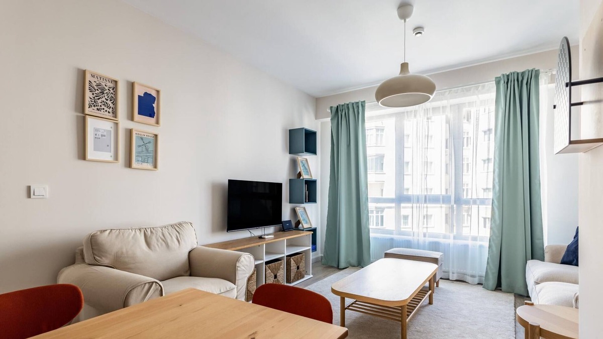 Maltepe Apartment | Picturesque Flat Near Metro 9 min to Coast