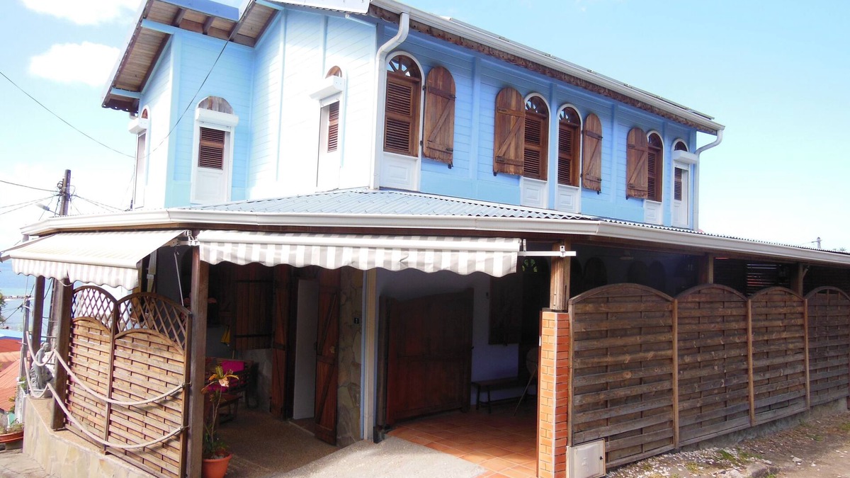 Le Carbet House | Picturesque Holiday at sea in a small fishing village