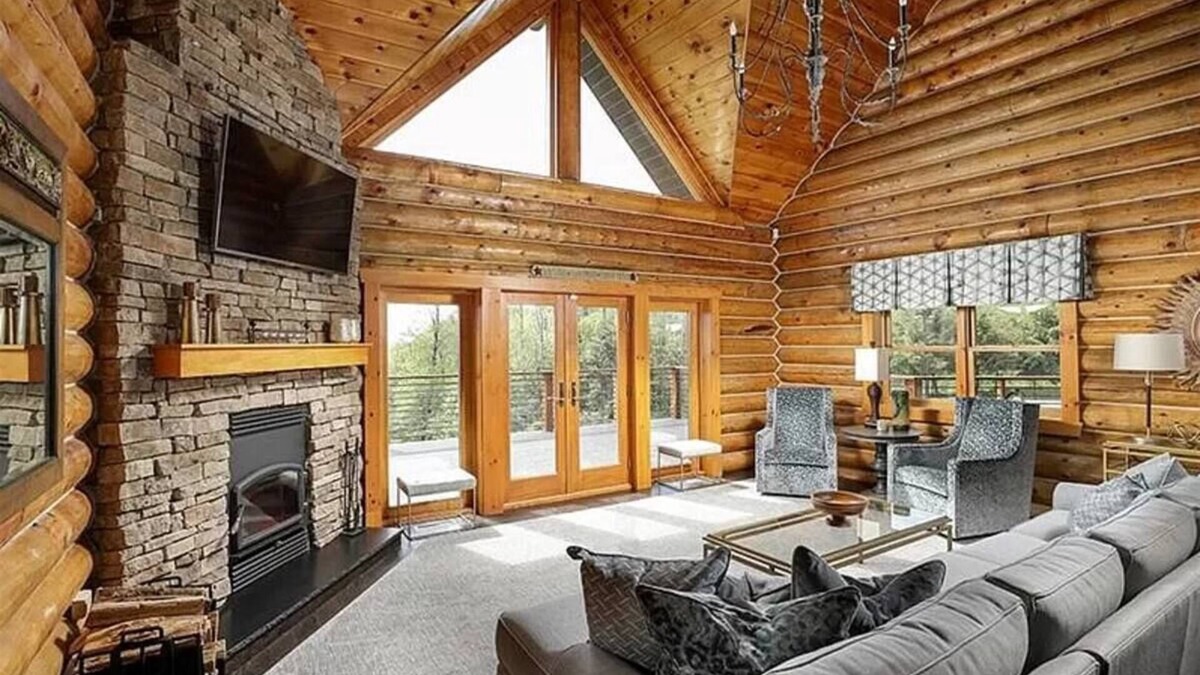 Jefferson Township Cabin | Picturesque Log Home, Family Fun with Scenic Views
