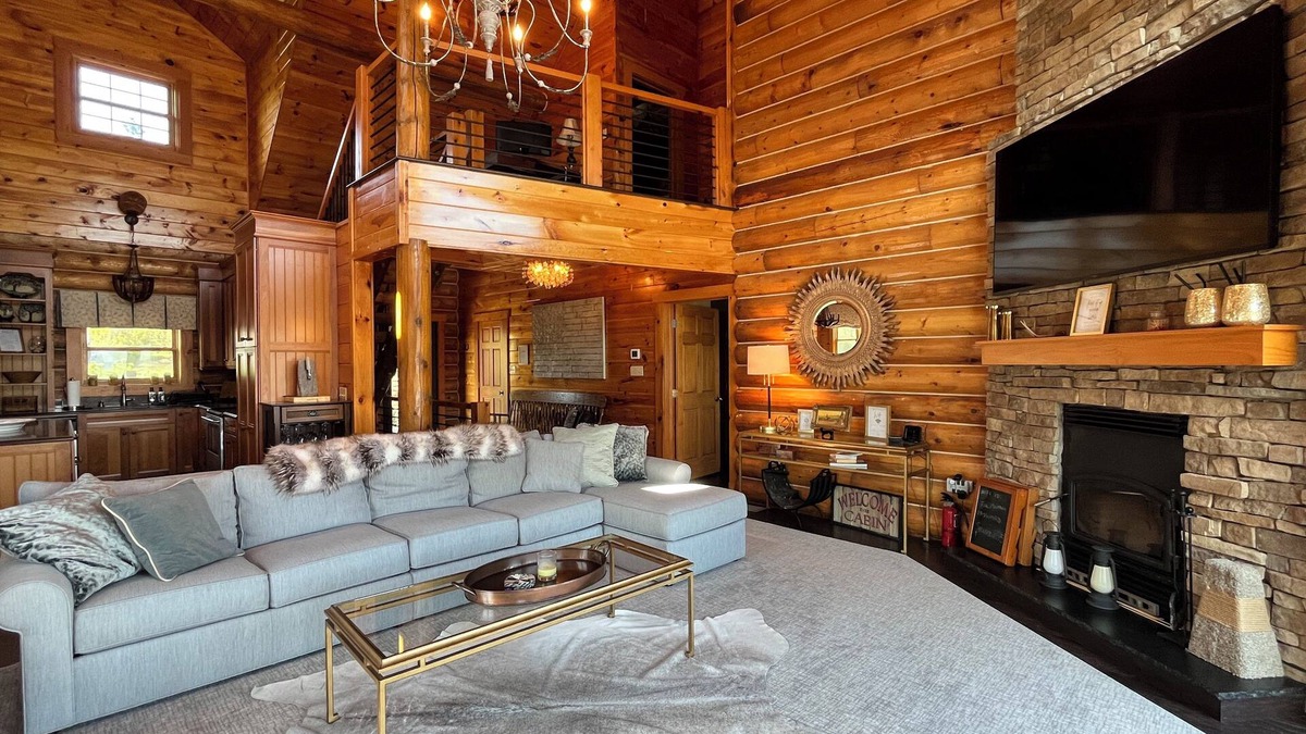 Jefferson Township House | Picturesque Log Home, Family Fun with Scenic Views