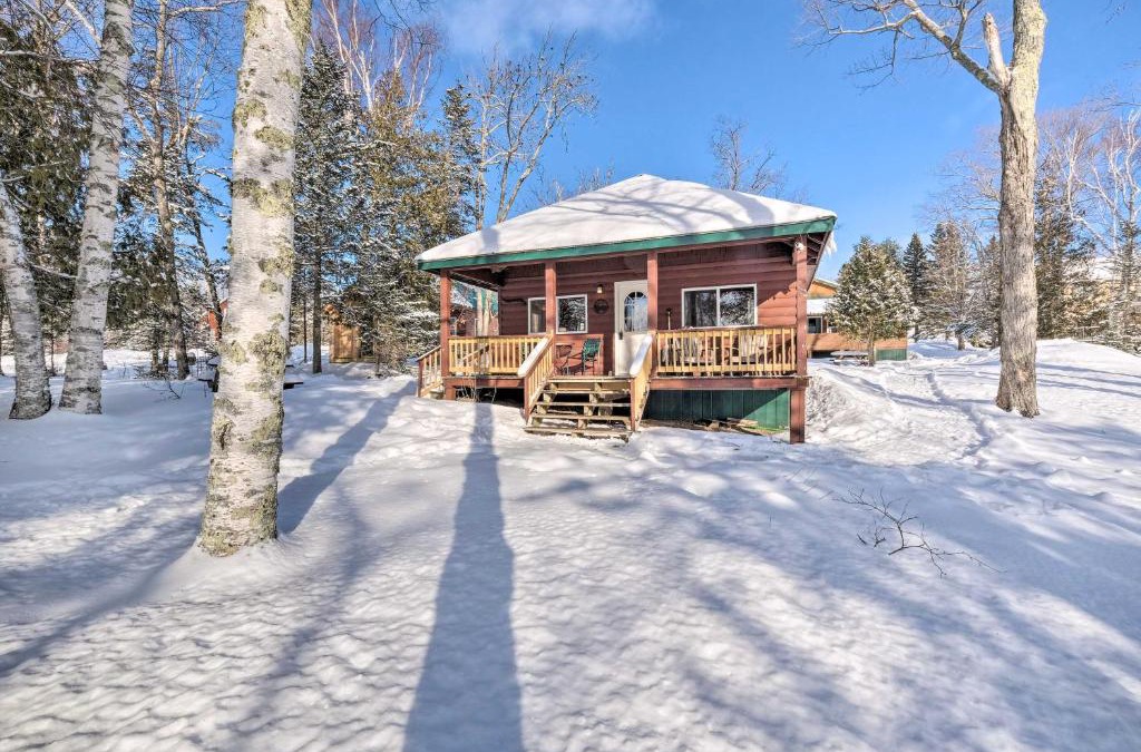 Rangeley House | Picturesque Maine Getaway with Lake Access!