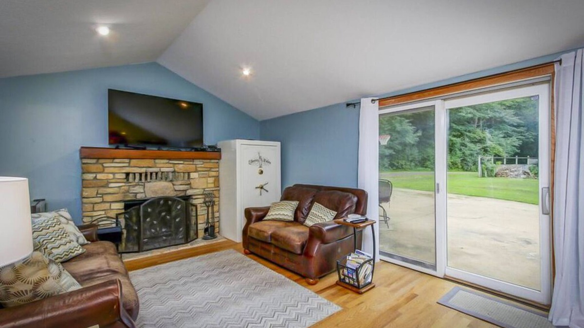 Rochester House | Picturesque property, charismatic retreat home