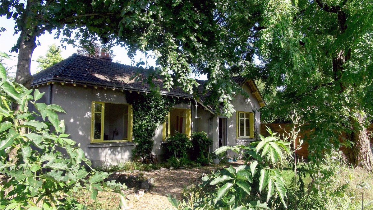 Saint-Pierre-des-Corps House | Piece of Nature in the City