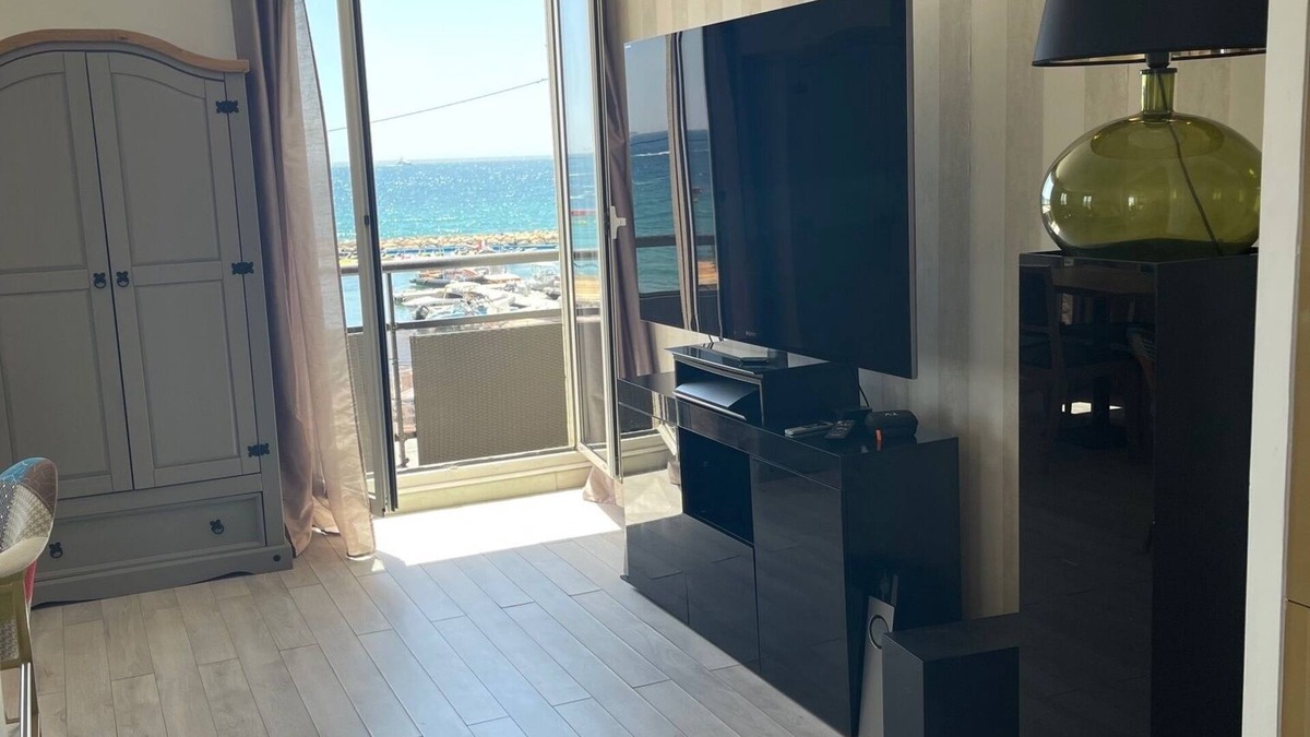 La Bocca Apartment | Pieds Dans Leau, vue Exceptionnelle, 50m2 Face à la Mer, Petit Animal Accepté