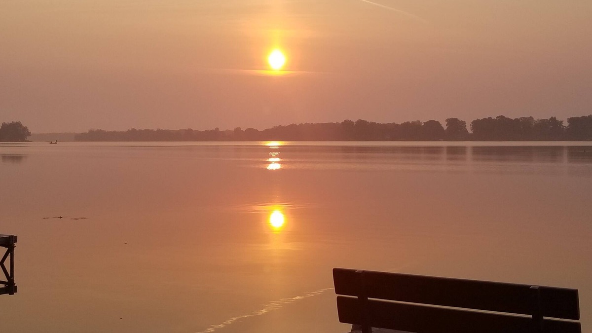 Portage House | "Pier"adise on Long Lake - Lakefront Home