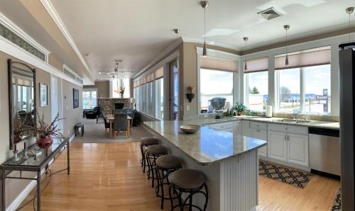 St Ignace Apartment | Pier Harbor #2