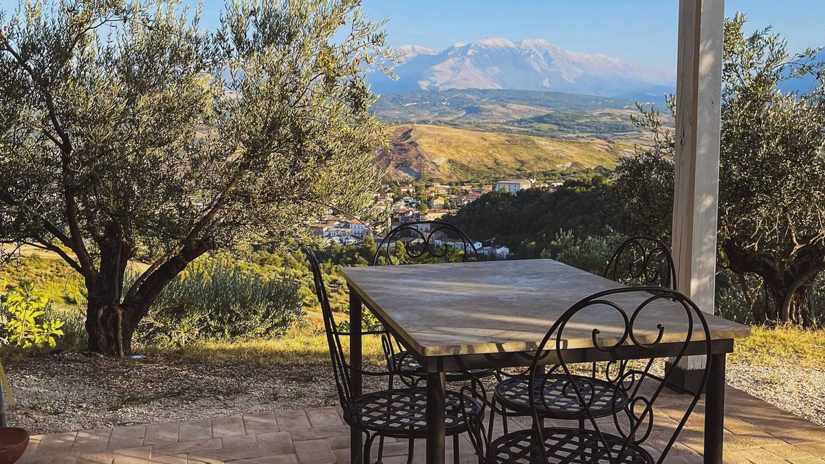 Torre de' Passeri Apartment | Pietra Pizzuta Country House "Tower" in the heart of Abruzzo. 1 pool