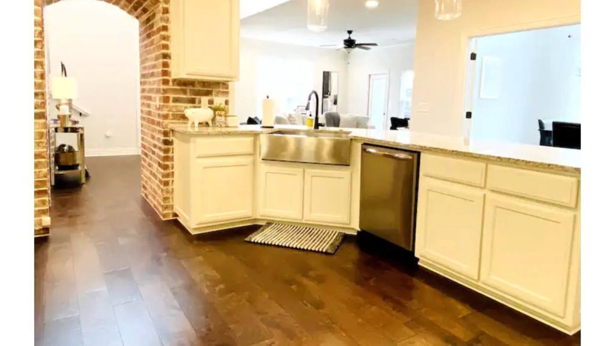 Fayetteville House | Pigasso Place - Modern Fayetteville home!