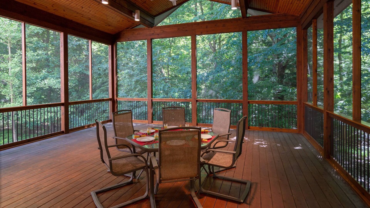 Holland House | Pigeon Creek Inn
