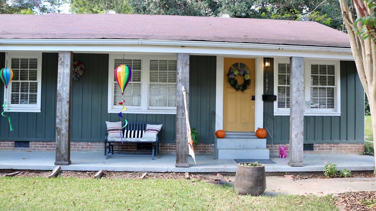 Natchez House | Piggy Haus