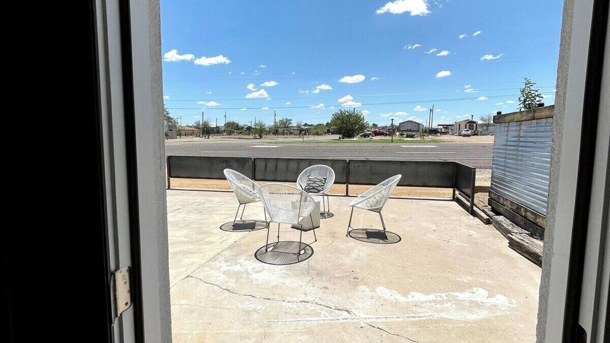 Marfa Apartment | Pik-Pak E - Entire Vintage Gas Station - 14 Guests