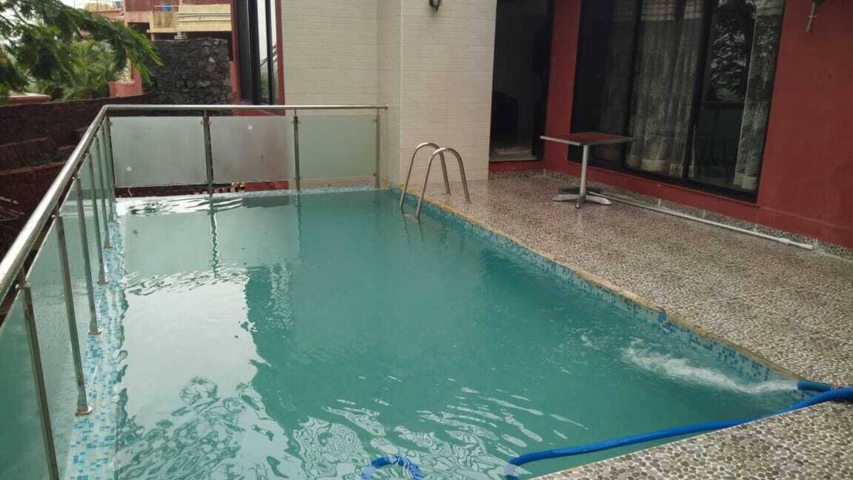 Aarey Colony Villa | Pikasa 411, pool party villa