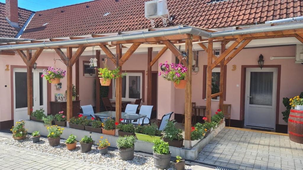 Bakonybel House | Pikoló Vendéglő és Vendégház