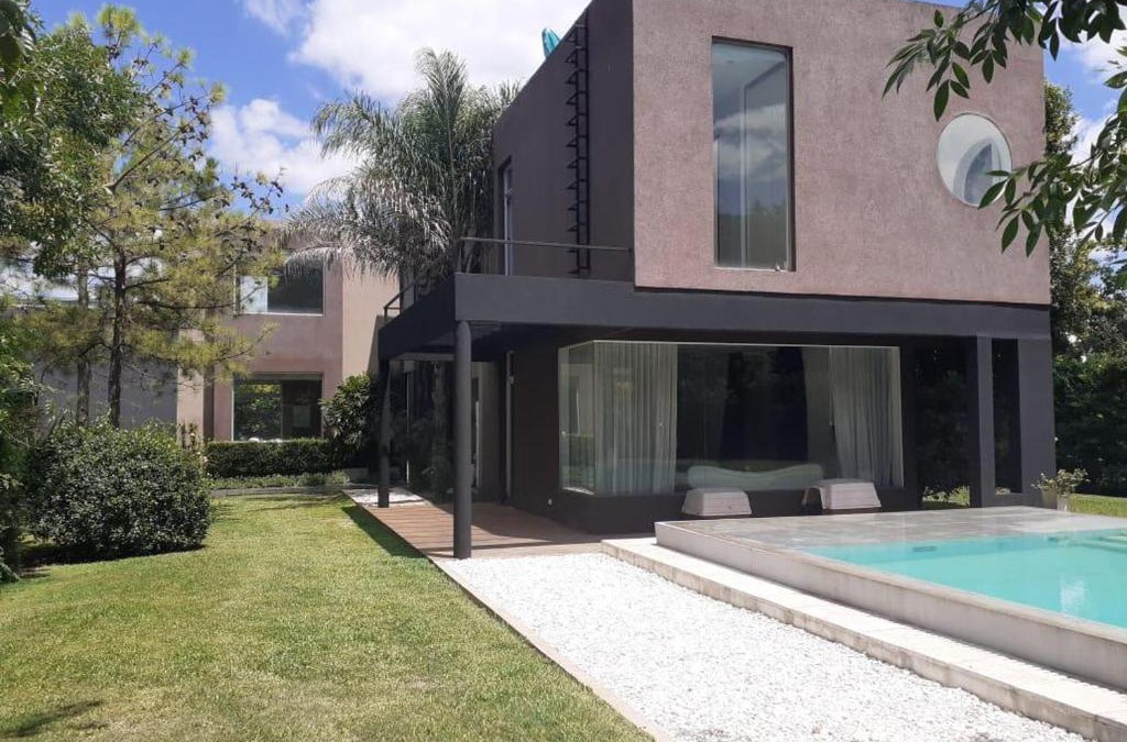 Lagomarsino House | PILAR BARRIO PRIVADO con AMENITIES CASA 6 AMB CON PISCINA
