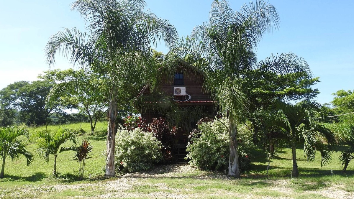 Santa Elena Cabin | Pilgrim's Paradise Cabin 2