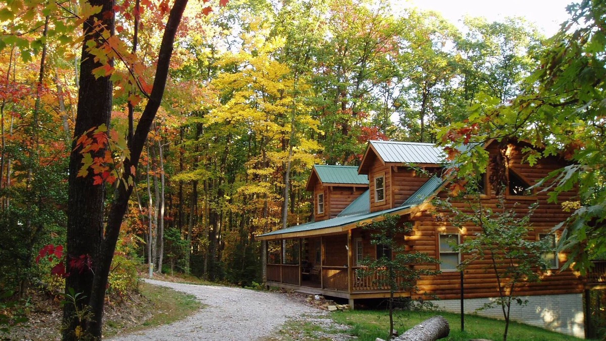 Hico Cabin | Pillow Rock Deluxe Luxury Log cabin in the New River Gorge area