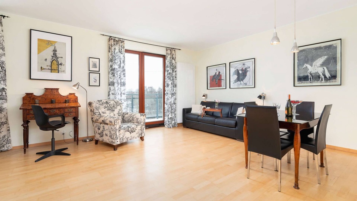 Pradnik Czerwony Apartment | Pilotów 2A | Unique Studio | Balcony | Parking