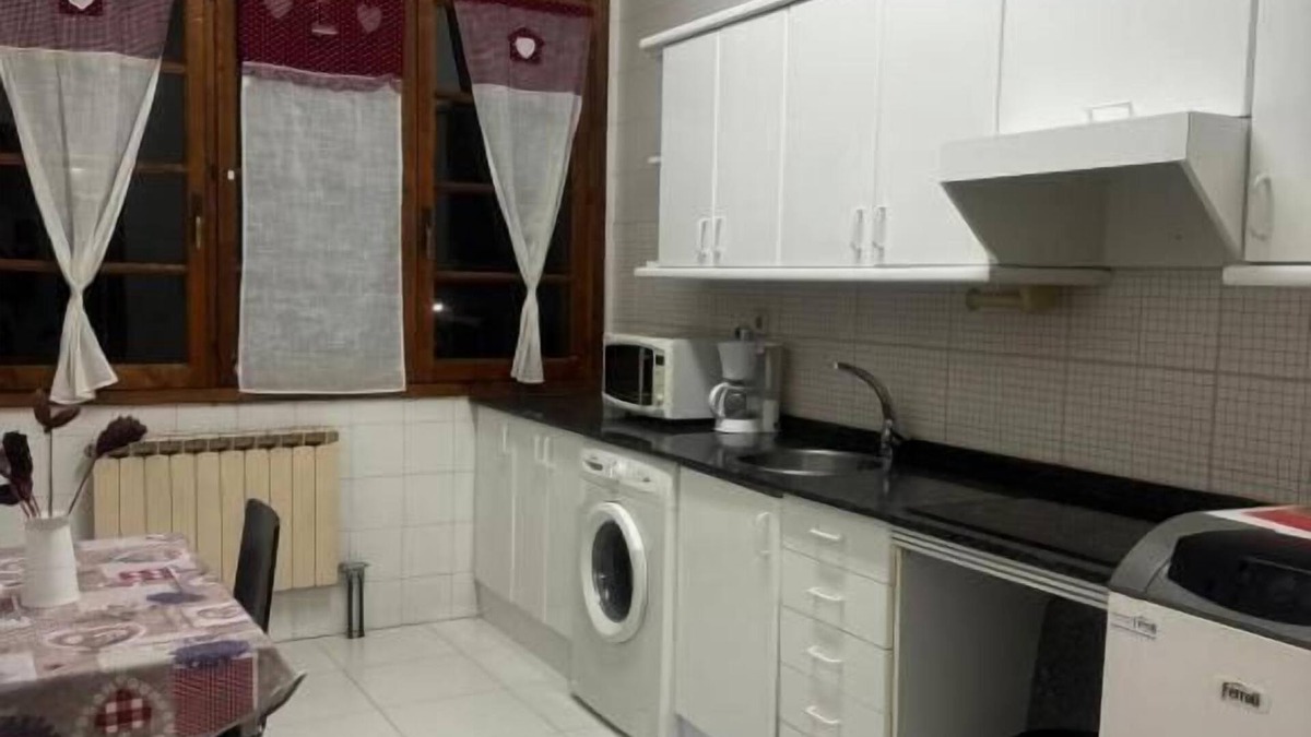 Salas Apartment | Pimo Plus La pola