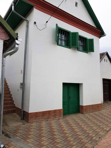 Villanykovesd Apartment | Pincesor Apartman