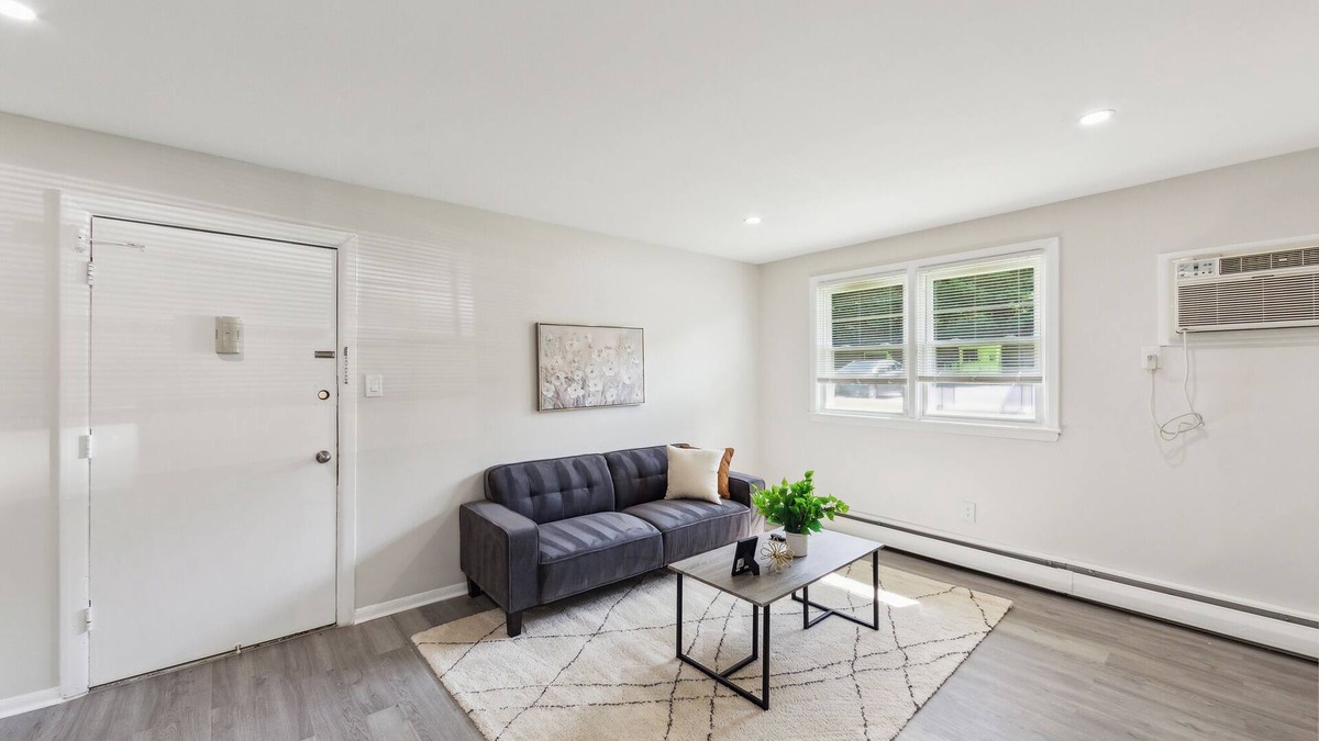 Newark Apartment | Pine Brook 1019 I Modern 1.5Br Apartment ! Pool