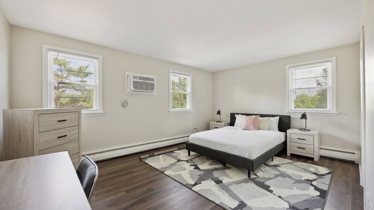 Newark Apartment | Pine Brook 1202 I Pool Gym I Free Parking !