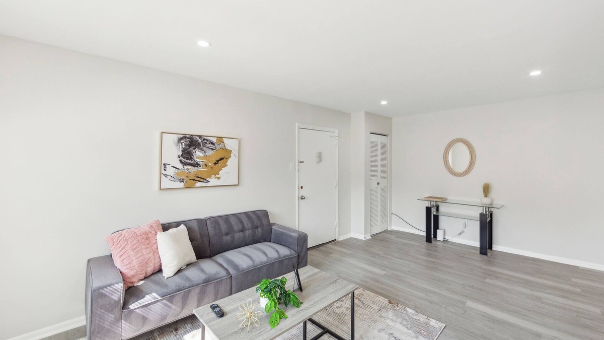 Newark Apartment | Pine Brook 509 I Corporate 1.5Br Apt I Parking