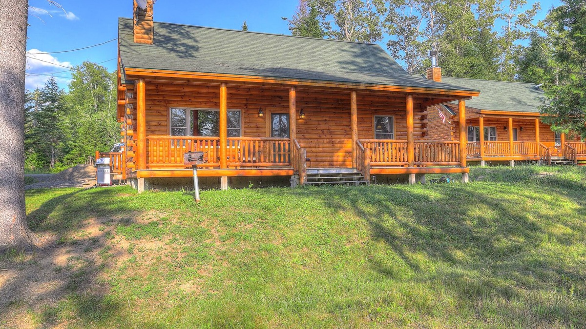 Rangeley Cabin | Pine Cabin at Rangeley Lake Resort - shared waterfront on Rangeley Lake