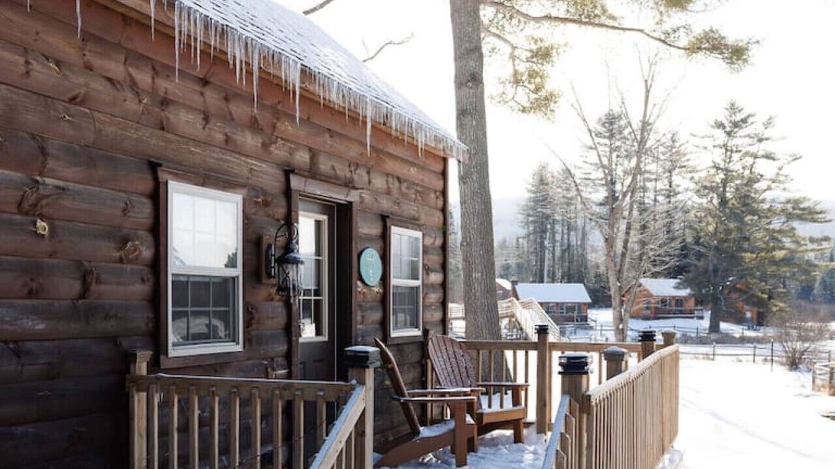 Bethlehem Cabin | Pine Cabin: Lakeside Log Cabin Escape