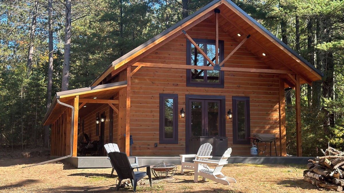 Minong Cabin | Pine Cabin on Gilmore Lake