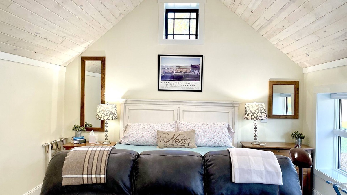 Cascade Township Cottage | Pine Cove Cottage 10 minutes from Mayo