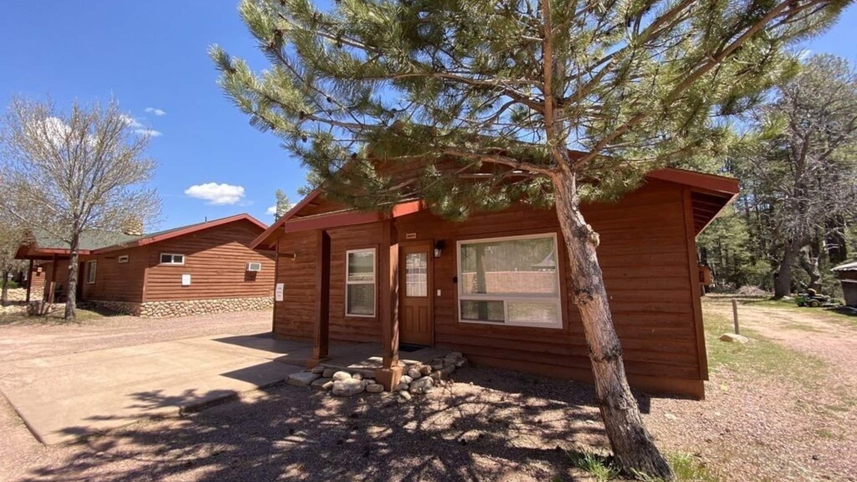 Pine Cabin | Pine Creek Cabins, Cabin #4