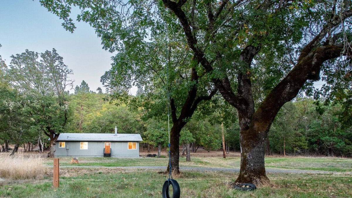 Murphy House | Pine crest cottage. Cozy and updated