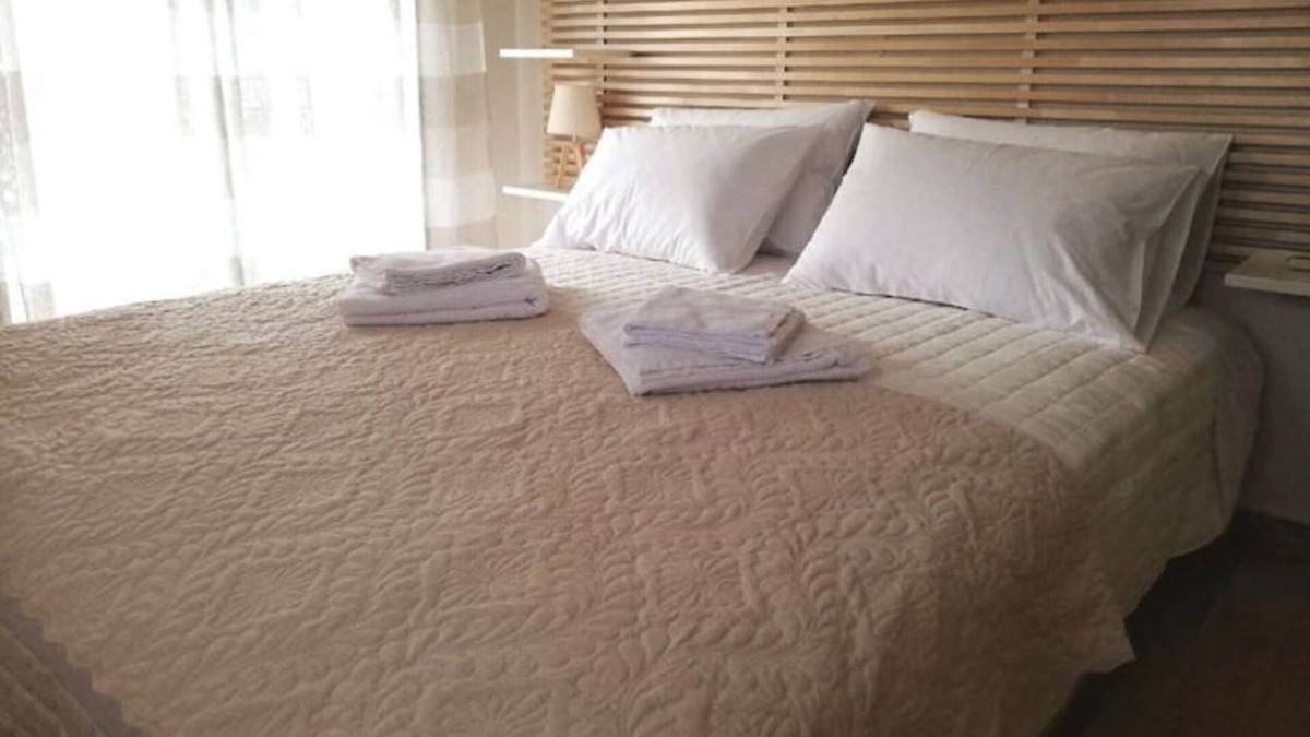 Kalyvia Thorikou House | Pine Grove House - We make you feel like home!